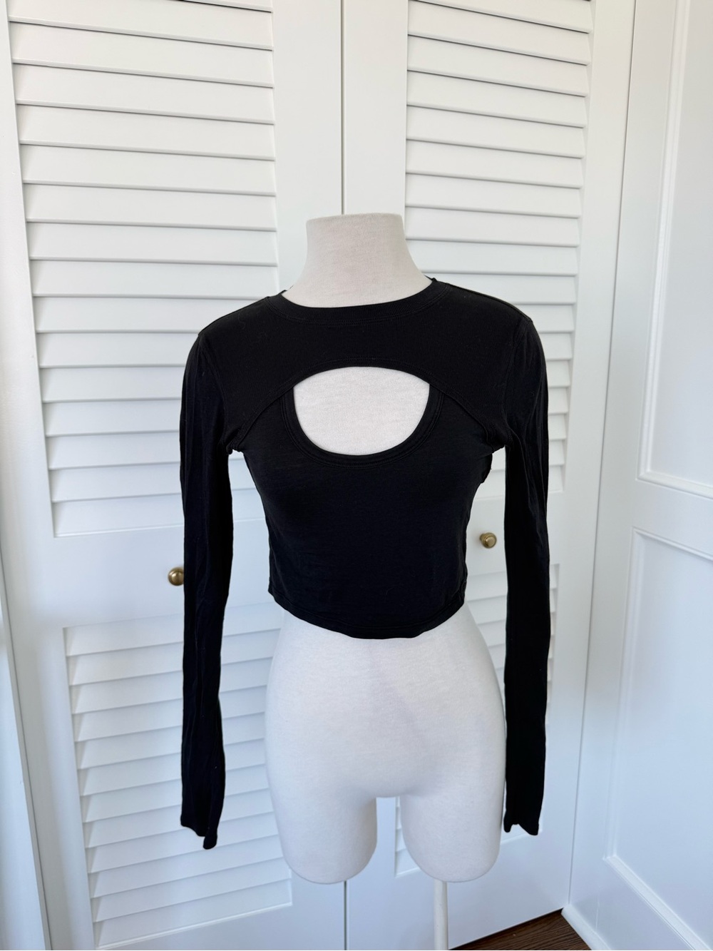 lululemon athletica Black Long Sleeve Cropped Top with Front Cutout